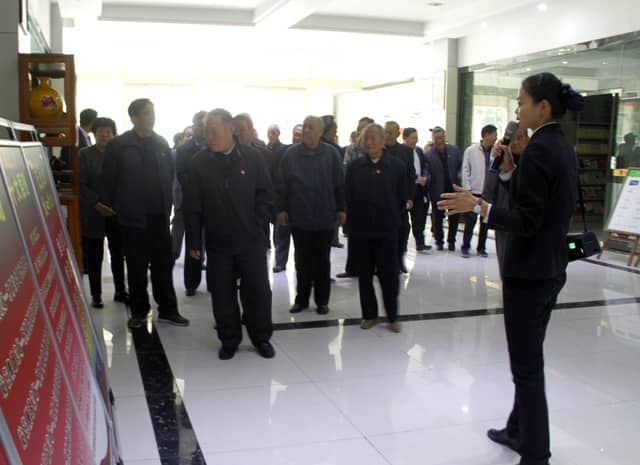 兗州區(qū)人大、政協(xié)領(lǐng)導(dǎo)蒞臨天意機(jī)械參觀考察